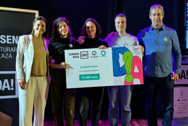 “Gizaberetxoak. Joxe Azurmendiren joanak eta etorriak” proiektuak jaso du aurtengo  Sormen Beka